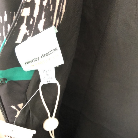 Short Sleeve Dress - Picture 7 of 8